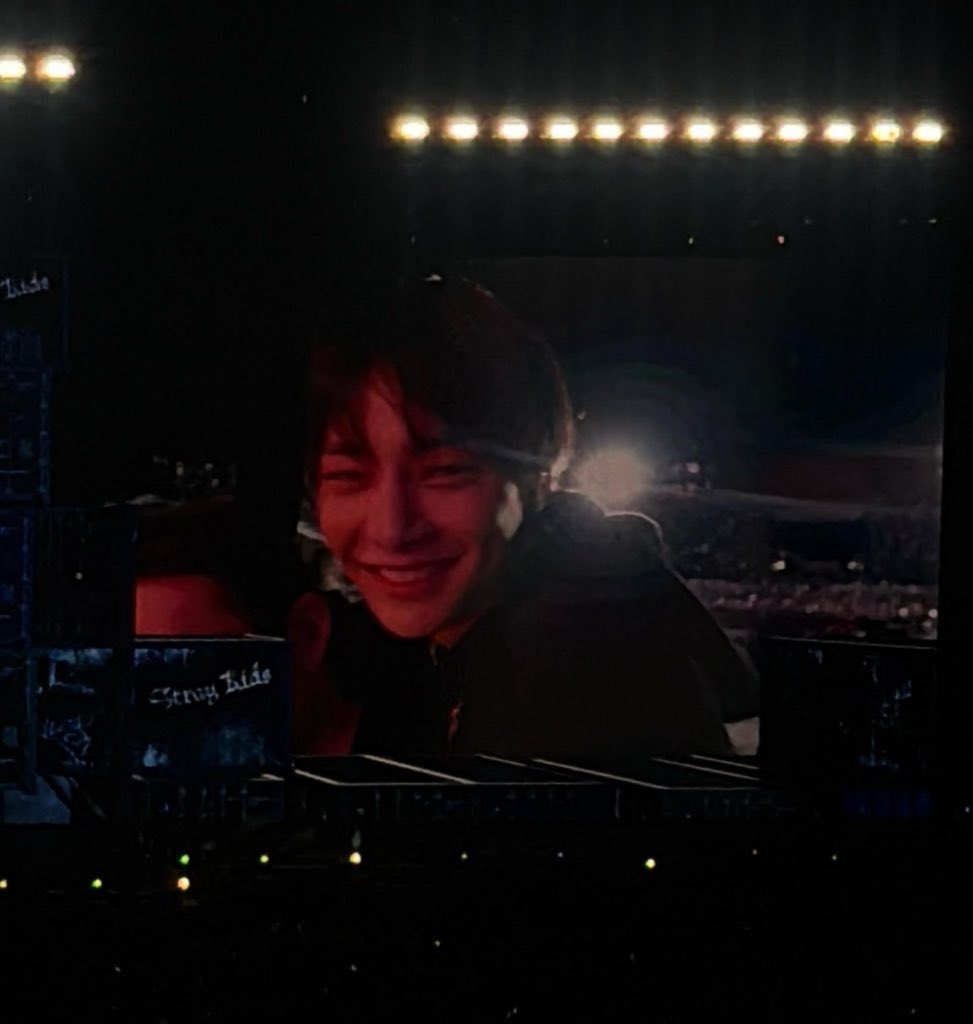 cloudsinnie's tweet image. 12/04/25✨ 
“Stray Kids everywhere all around the world”
Welcome to the Mexaverse HYUNIN
#dominATE_MEXICOCITY