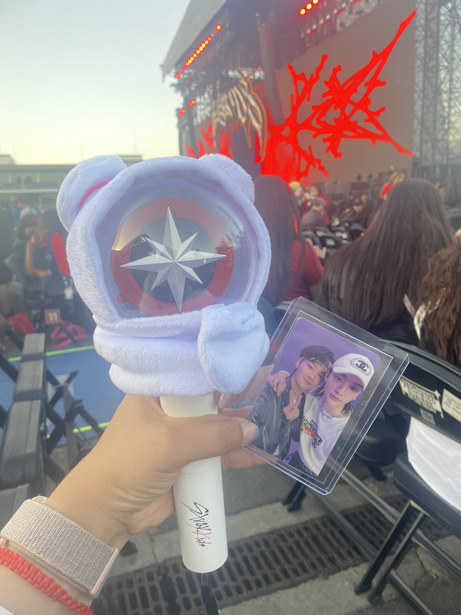 cloudsinnie's tweet image. 12/04/25✨ 
“Stray Kids everywhere all around the world”
Welcome to the Mexaverse HYUNIN
#dominATE_MEXICOCITY