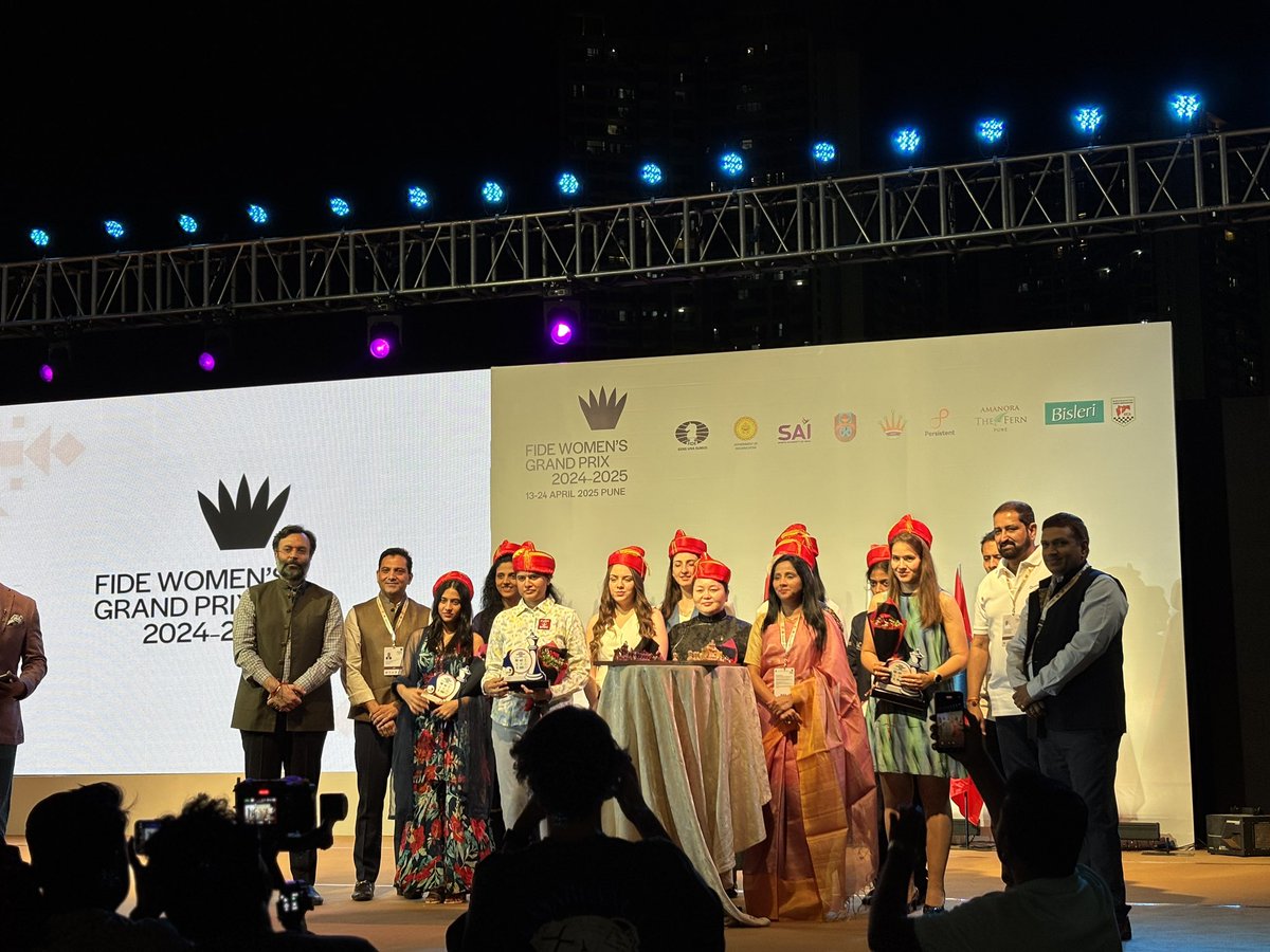Siddharth R Mayur सिद्धार्थ आर मयूर 🇮🇳 (@h2esid) on Twitter photo It was a privilege to be a part of the inauguration of the World Women’s Grand Prix that is under way in Pune where the top 10 Women players from across the world are participating to qualify for the World Candidates.
Heartening that our Indian WGM <a href="/humpy_koneru/">Koneru Humpy</a> is the highest It was a privilege to be a part of the inauguration of the World Women’s Grand Prix that is under way in Pune where the top 10 Women players from across the world are participating to qualify for the World Candidates.
Heartening that our Indian WGM <a href="/humpy_koneru/">Koneru Humpy</a> is the highest