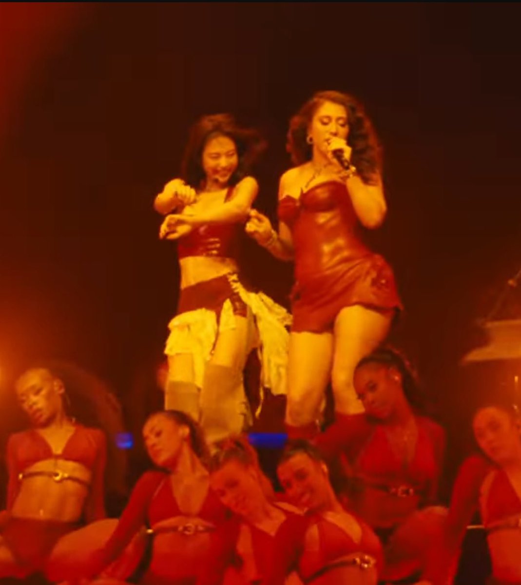 Jennie performed Damn Right with Kali Uchis

ROCK WITH JENNIE COACHELLA 
#JENCHELLA
#JENCHELLA2025 #JENNIE