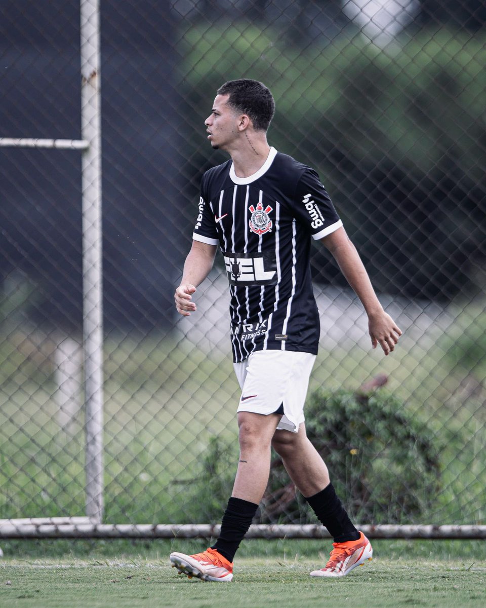 Em meio a dificuldades Deus dará motivos pra sorrir 🙏🏼😁