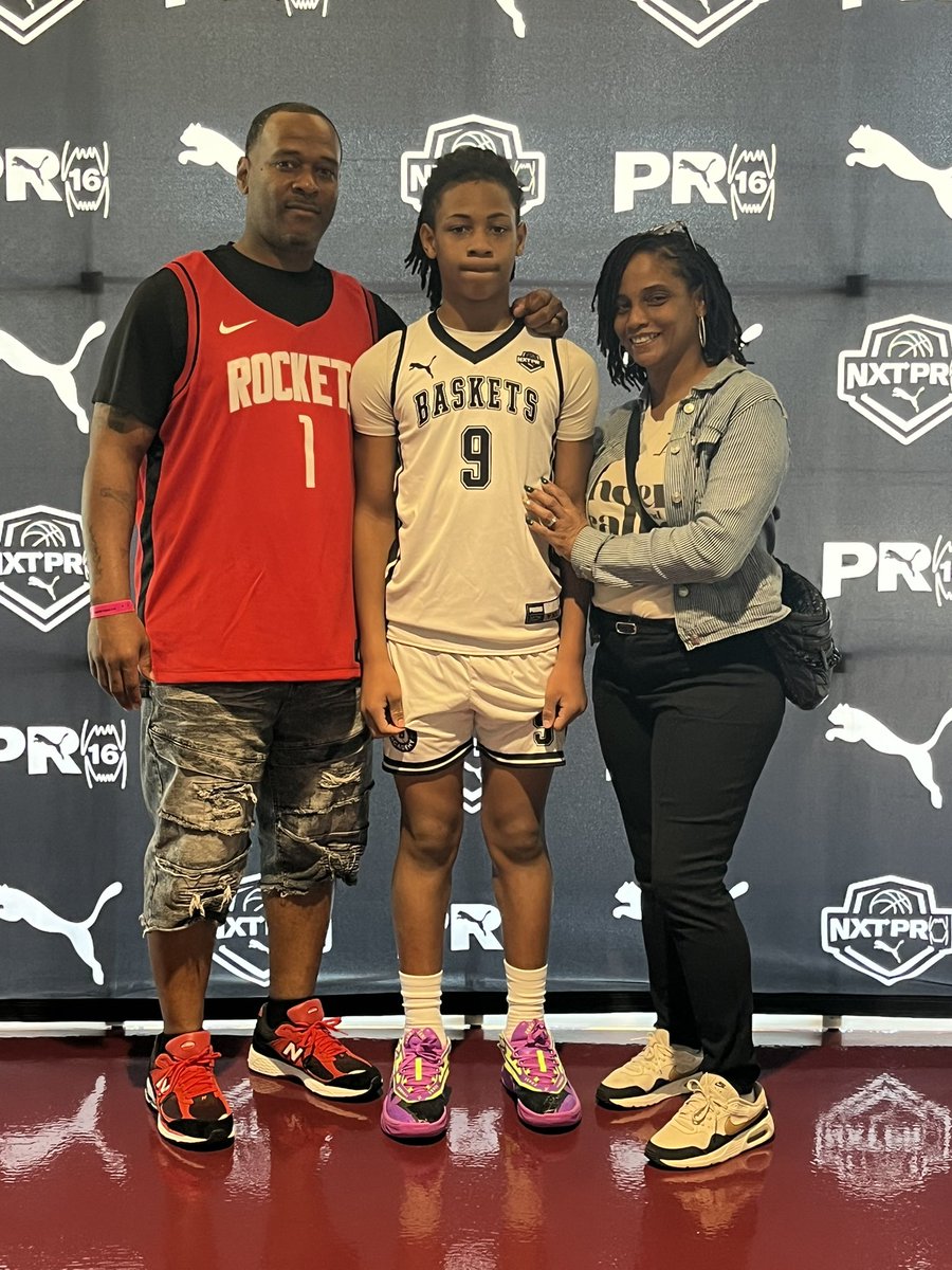 TheCarter79's tweet photo. All the hard work will pay off. Keep working hard @Cj_Carter00 https://t.co/ztPaPICNJE