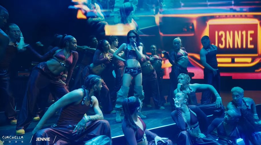 With the IE!!!

ROCK WITH JENNIE COACHELLA
#JENCHELLA #JENCHELLA2025