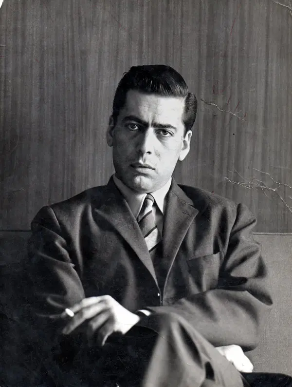 Un hombre que priorizaba la literatura ante todo.

Tomado de "Los cuadernos de don Rigoberto".