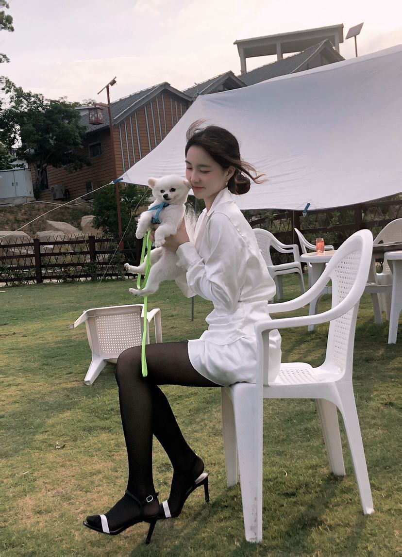 一直以為自己是個氣質女 
到最後才發現原來是個澀女吖…  

不過沒關係 澀就澀那又怎樣～ 
你我都不是聖人 只要是人都會有慾望 

而且像我這種搞笑與澀同時兼有的女人 
不就是你們男人口中的寶藏女孩嗎(˶‾᷄ ⁻̫ ‾᷅˵)  

#讓我們一起對生活比個✌🏻