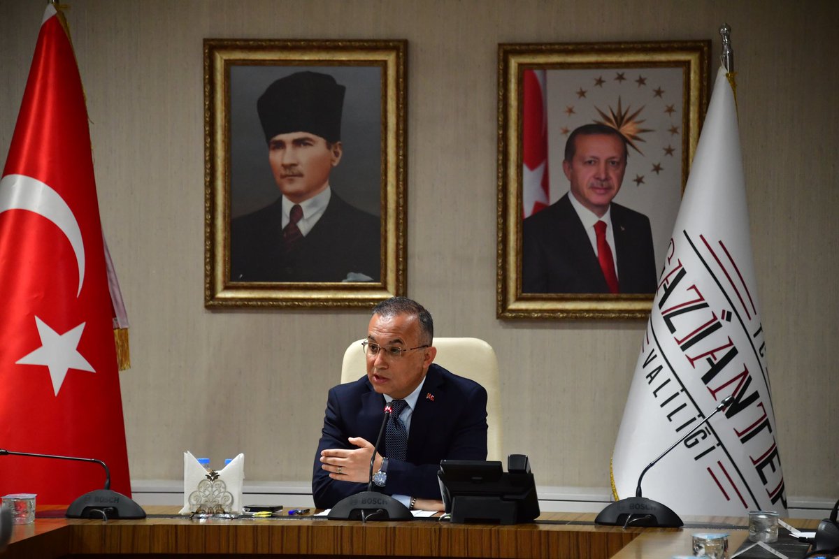 gantepvaliligi's tweet photo. GAGEV (Gaziantep’i Geliştirme Vakfı) Mütevelli Heyet Toplantısı, Valimiz Kemal Çeber’in başkanlığında, mütevelli heyeti üyelerinin katılımlarıyla gerçekleştirildi.

✅Şehrimizin kalkınmasına yönelik yürütülen çalışmaların ele alındığı toplantıda, vakfın gelecek dönem projeleri hakkında istişarelerde bulunuldu.

📍#Gaziantep Valiliği
@kemalcebervali