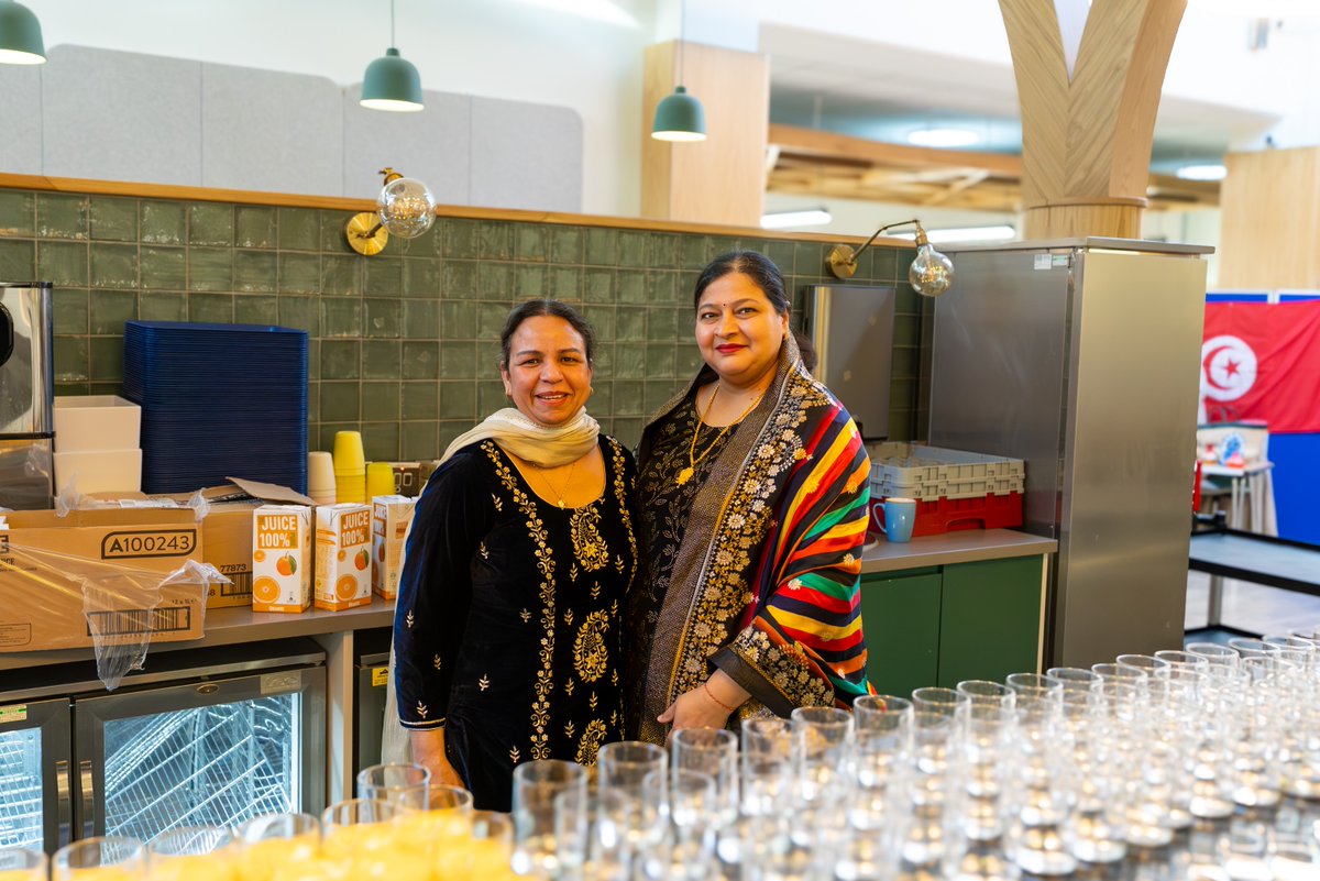 Our Multicultural Night was a feast for the senses! From fragrant curries to sweet pastries, the variety of delicious cuisine and vibrant stalls showcased the incredible cultures that make up our school community. #KES #MulticulturalEvening