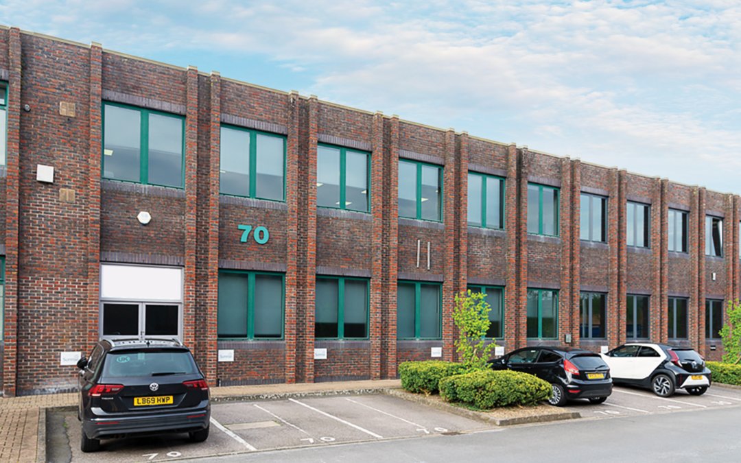 Three industrial/warehouse units at Barwell Business Park have just come onto the market.
Unit 6 is 1,203 sq. ft  while Unit D is 2,346 sq. ft. Unit 70 is 4,250 sq. ft  and currently under refurbishment with a target EPC of A.
➡️ow.ly/C9Ek50VyJ2n