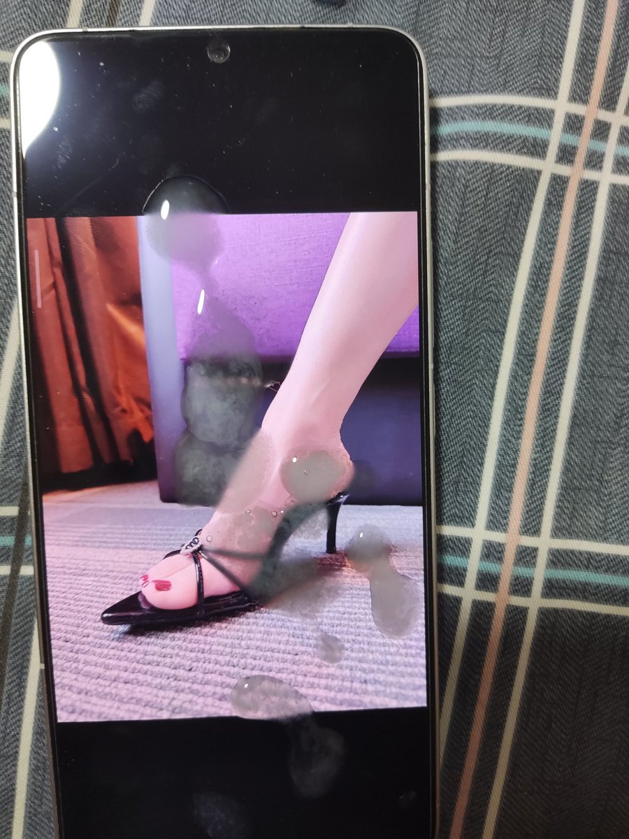 小母🐶问我，如果我要是再把屏幕上的精液舔干净，你是不是更兴奋。