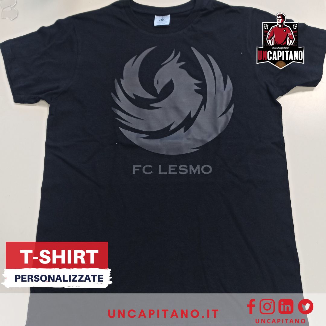 Un_Capitano's tweet photo. Stampa t-shirt disponibili in vari modelli e colori personalizzate con stampa serigrafia, digitale, DTF o sublimazione. Maggiori info sul sito: https://t.co/wSDc2s9nJD https://t.co/XOp2nJcMh0