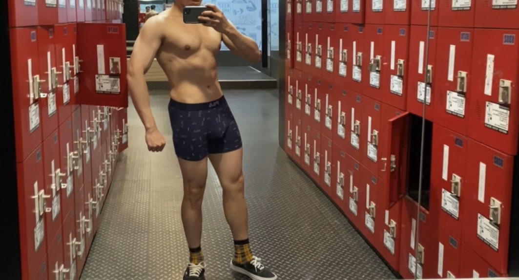 真希望
能有人幫我拍照
陰影更少
線條完整呈現給你們
#gay #top #nicecock