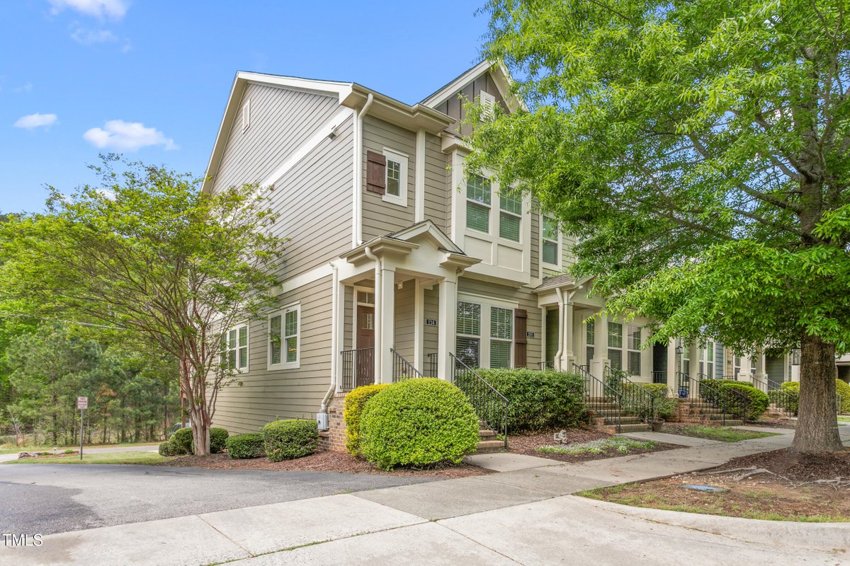 debkapmac's tweet photo. 214 S Camellia Street, Chapel Hill, NC, 27516
3 bed | 3.5 bath 2606 Sq. Ft.
Active | 499900
https://t.co/V9vs21U6xM
WOW in Winmore! Known for it's beautiful tree lined streets and surrounding trails (some that lead directly to the local schools!) this coveted Chapel Hill... https://t.co/u4NE1m3Slw