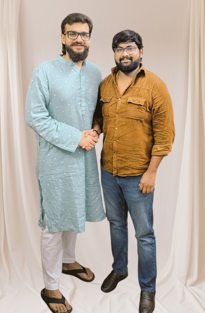 Aamir ansari 🇮🇳 (@aamiransari199) on Twitter photo आज लखनऊ आवास पर शेरे पूर्वांचल,मऊ विधायक बड़े भाई #अब्बास अंसारी बिन #मुख्तार अंसारी साहब ख़ुसूसी मुलाक़ात हुई!
<a href="/AbbasAnsari_/">Abbas Bin Mukhtar Ansari</a> <a href="/Suhaibansarii/">Suhaib Ansari (Mannu)</a> आज लखनऊ आवास पर शेरे पूर्वांचल,मऊ विधायक बड़े भाई #अब्बास अंसारी बिन #मुख्तार अंसारी साहब ख़ुसूसी मुलाक़ात हुई!
<a href="/AbbasAnsari_/">Abbas Bin Mukhtar Ansari</a> <a href="/Suhaibansarii/">Suhaib Ansari (Mannu)</a>