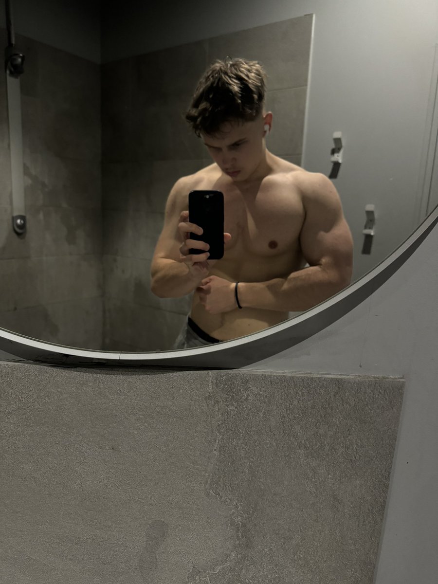 J’ai toujours quelques places pour un coaching avec ou sans suivi. Si tu veux changer c’est en dm.  

I still have a few places for coaching with or without follow-up. If you want to change it's in dm.
