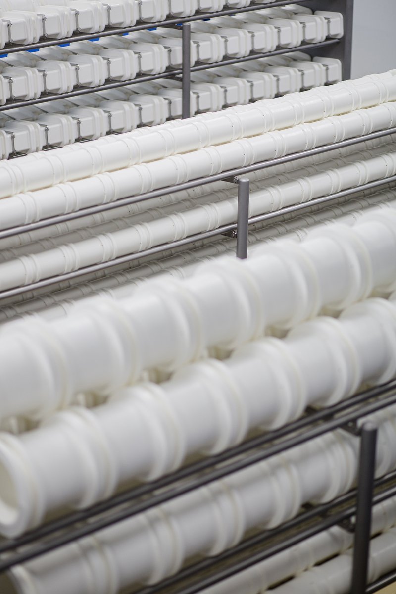 Motlles a punt! 💪El ritme no s'atura i continuem treballant per oferir-vos bon formatge fet amb la millor llet de cabra!🐐

#lletdecabrescatalanes #territori #formatge #formatgedecabra