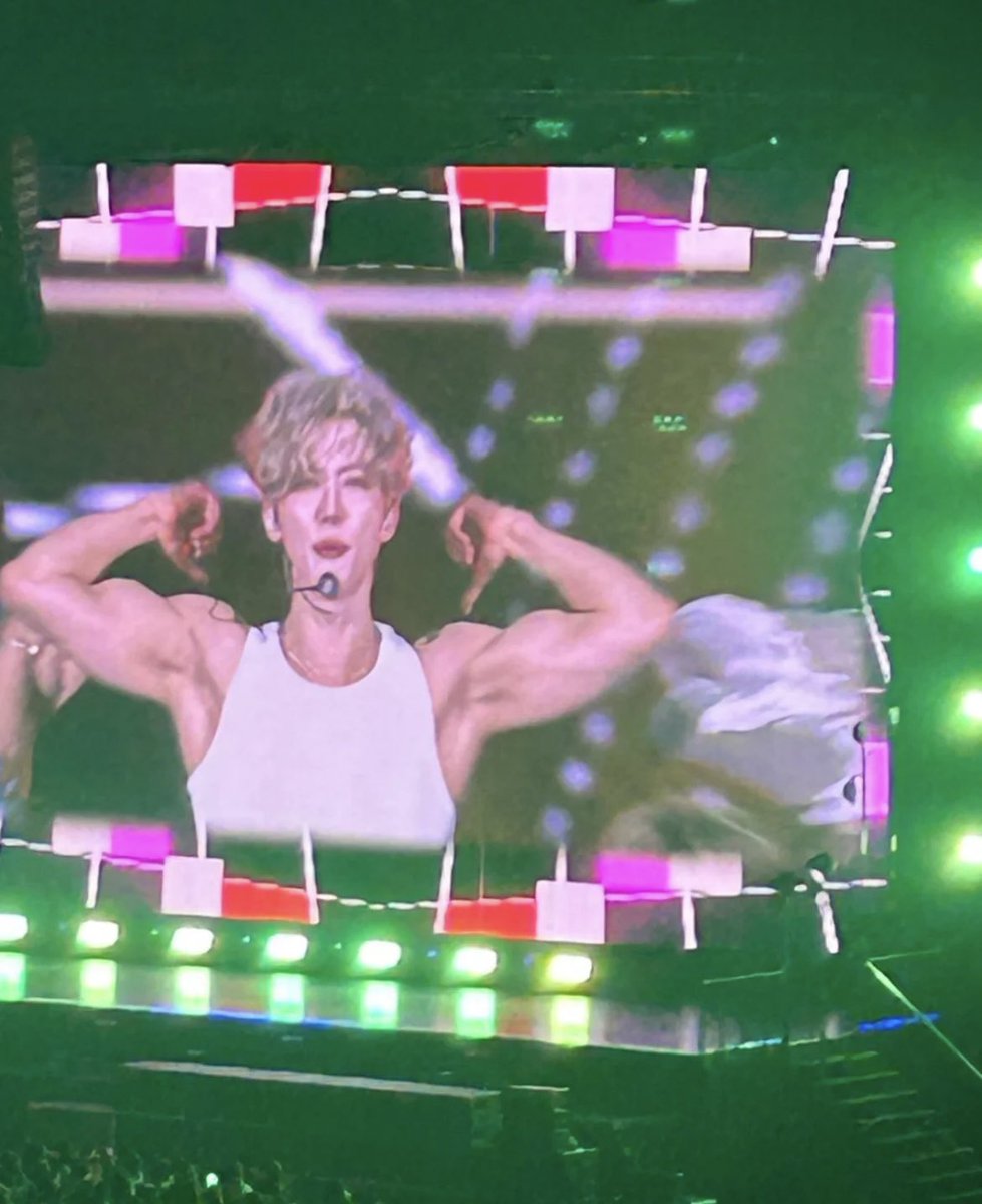 Na Jaemin’s arm muscles are INSANE😭