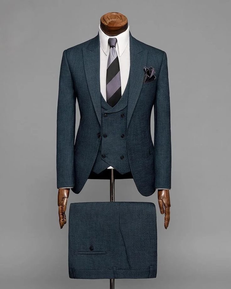 BruceOnduru's tweet image. Customized Suits by @DULO_ATTIRES
•Tailored Perfection: hugs your frame flawlessly.
•500+ premium fabrics to match your style.
•Top-notch quality that won’t break the bank. KES 13500- 25,000 (fabric dependent)
•Ready when you need it.
📍Makina Market
📞0725964014