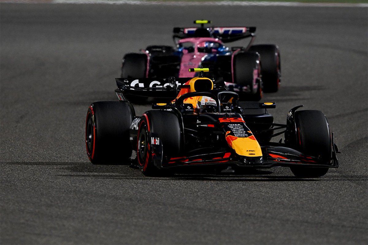 F1Gate's tweet photo. F1バーレーンGP 決勝：角田裕毅がレッドブルで9位入賞 ピアストリ今季2勝目
https://t.co/Y5vC3nv5I7 

#F1 #f1jp #角田裕毅 #レッドブル #ピアストリ #マクラーレン #バーレーンGP #F1バーレーンGP 🇧🇭 https://t.co/yhqae8wGAd