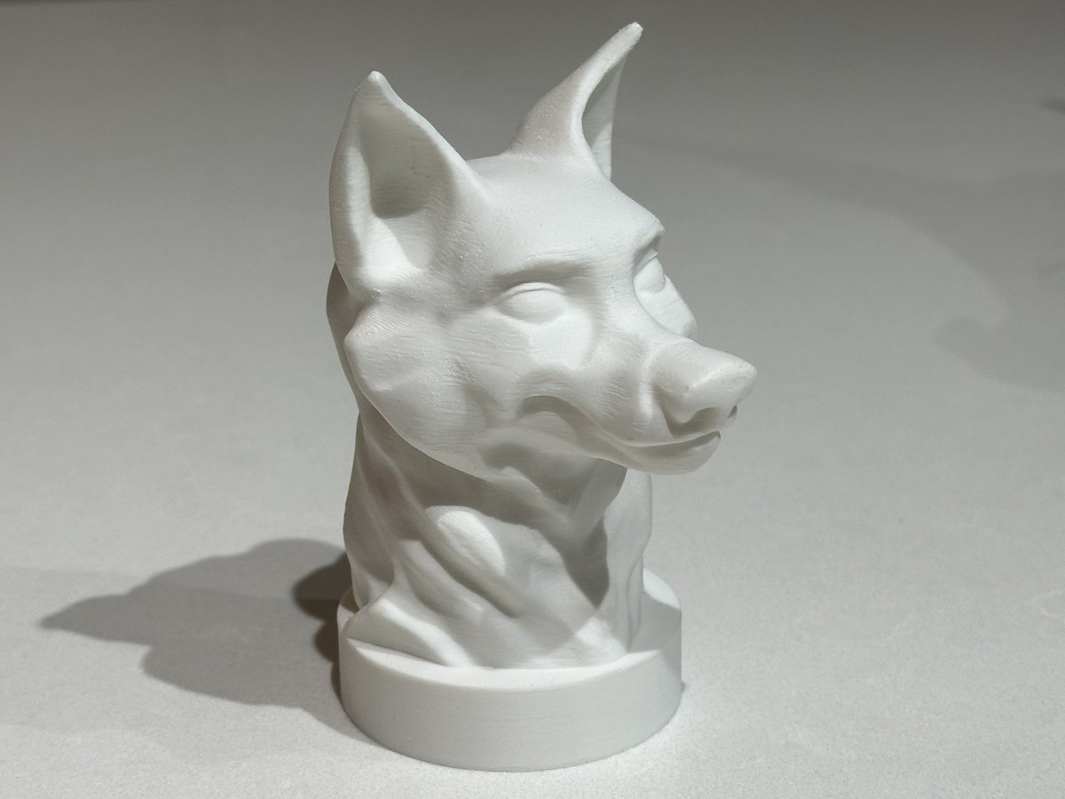 ArtRhex's tweet image. I did a thing, this is the very first model I created AND i see printed, this was a magical moment because I used to sculpt with clay, but seeing the 3d come to life in the real was special! This was created entirely on the Nomad sculpt app (ipad)!