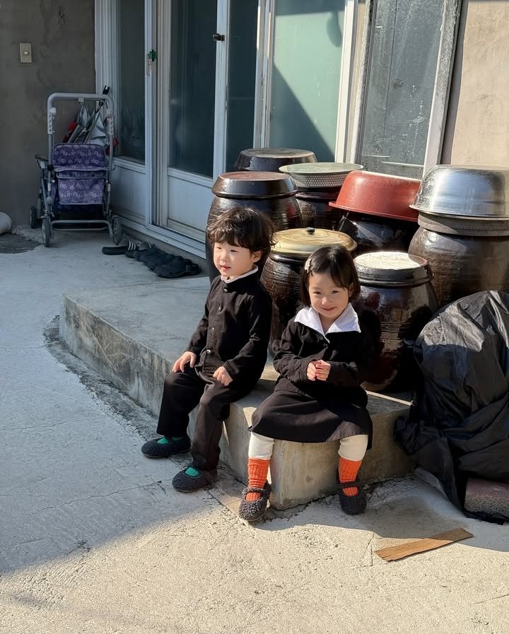 jieunlilly's tweet photo. omg mini Gwansik and Aesun 🥹
SO CUTE 😭😭 https://t.co/SvZMS9S9yR