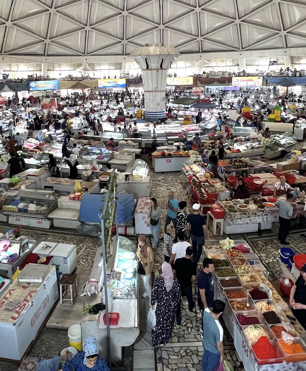 Ein orientalischer Markt, der keine Wünsche offen lässt: Tschorsu Basar in Taschkent