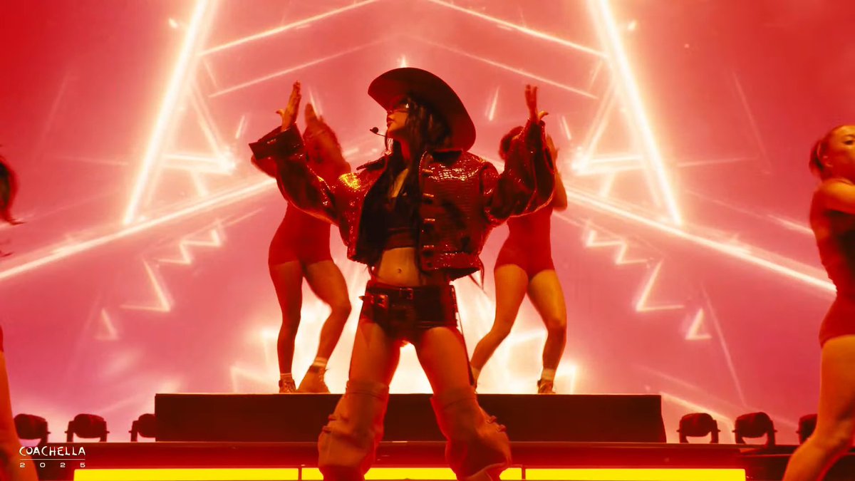 jenniescharts's tweet photo. JENNIE drew the second-largest Coachella crowd for a Korean act only behind her own group BLACKPINK in 2023 https://t.co/6SmzXgiv0P