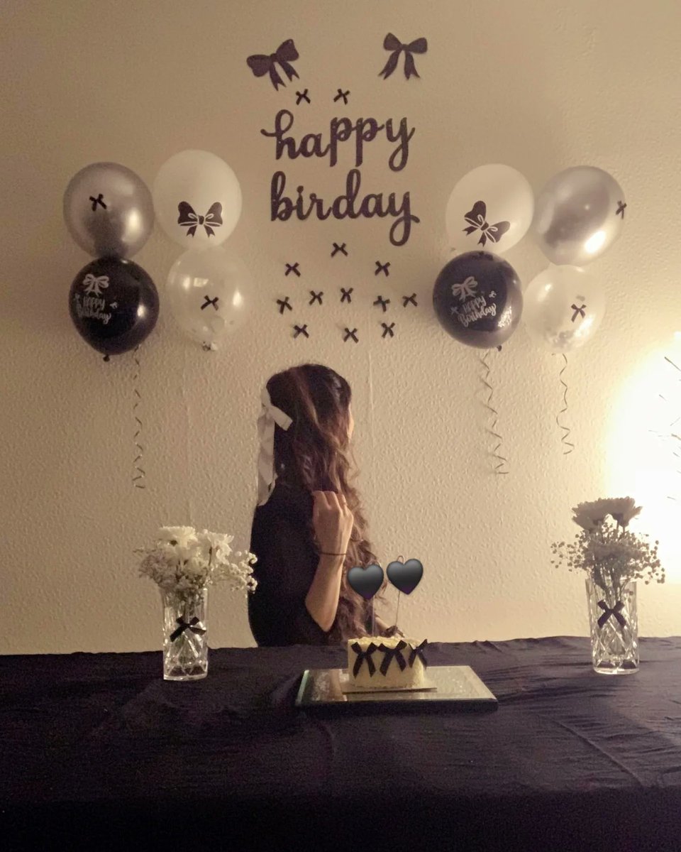 Jerry_jx9's tweet photo. Happy Birthday To Me! +1 🎀
Another Year Of Being Fabulous 💁🏻‍♀️ https://t.co/nx8EKSgQ8L