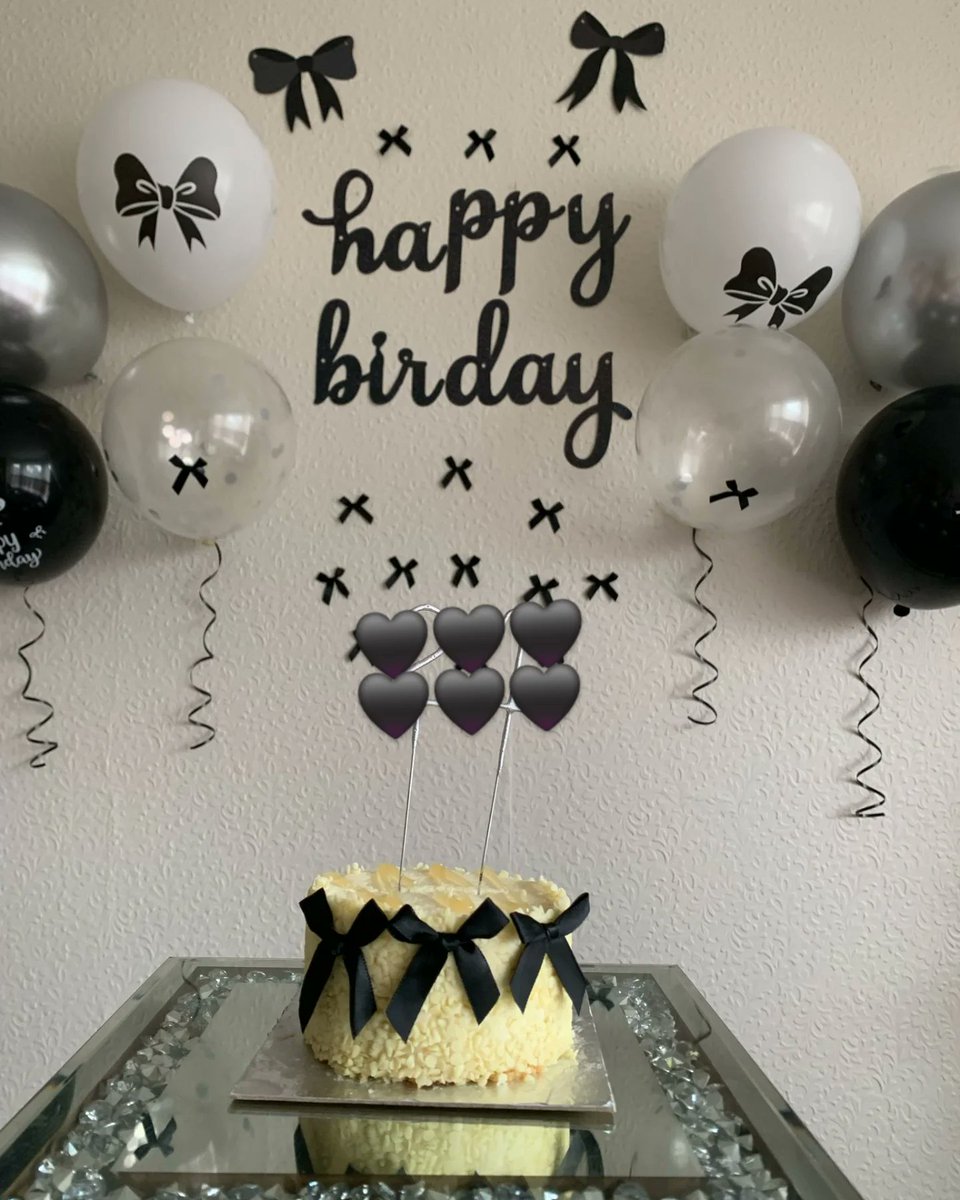 Jerry_jx9's tweet photo. Happy Birthday To Me! +1 🎀
Another Year Of Being Fabulous 💁🏻‍♀️ https://t.co/nx8EKSgQ8L