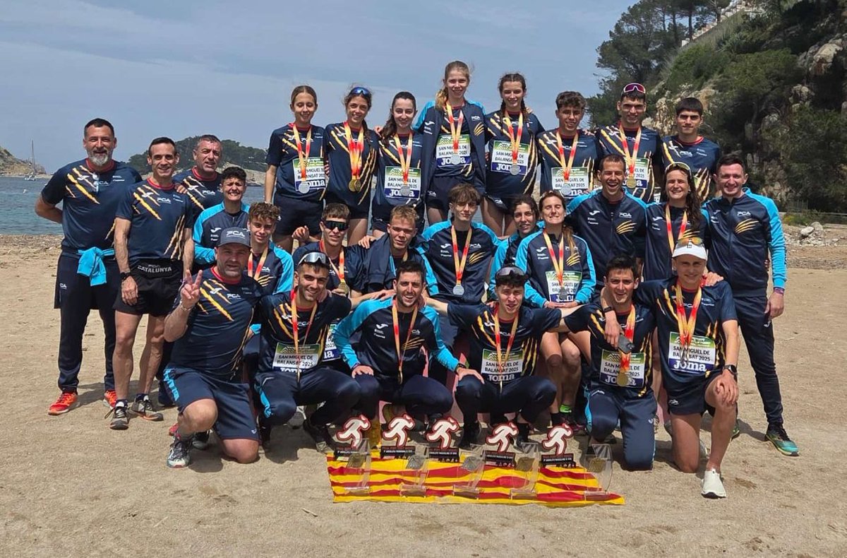 Catalunya torna del Campionat d'Espanya de Trail Running amb el sarró ple de medalles 🥇🥈🥉

Jan Torrella, Miquel Corbera i Natalia González brillen al capdavant d’una selecció catalana que suma 13 metalls (7 individuals i 6 per equips)

➕INFO➡️ tuit.cat/y0Djm