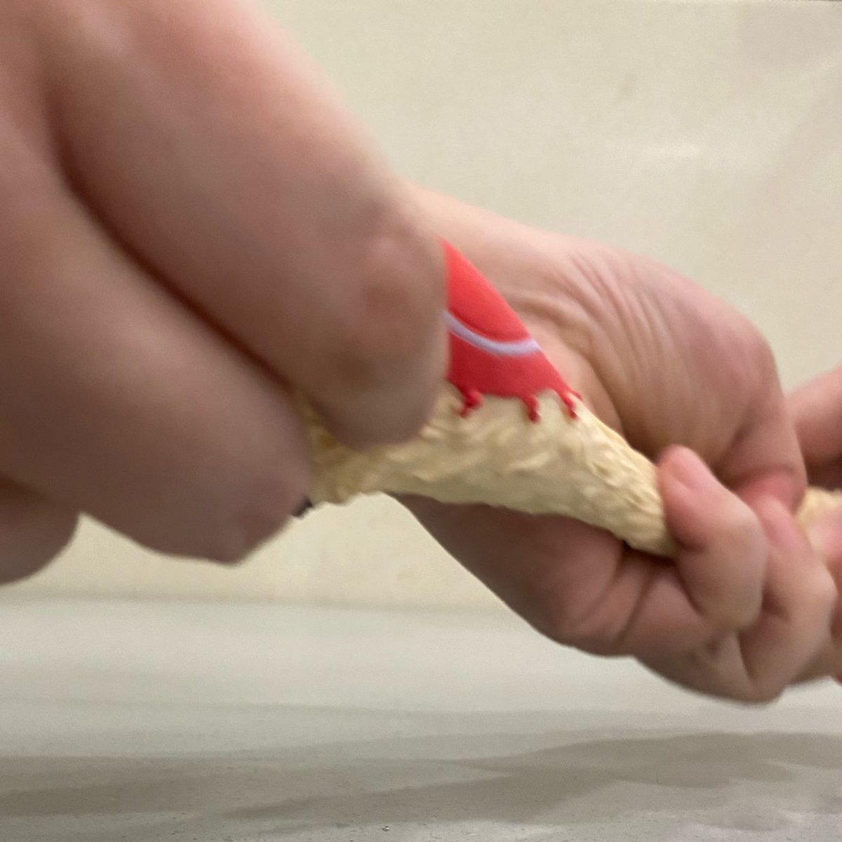 LatestBuy's tweet image. Stretch it, squish it, love it! This cuddly buddy is your new fave!

Grab yours now → latestbuy.com.au/products/pulli…

#FureverPets #PulliePal #SquishyFun #GiftIdeas