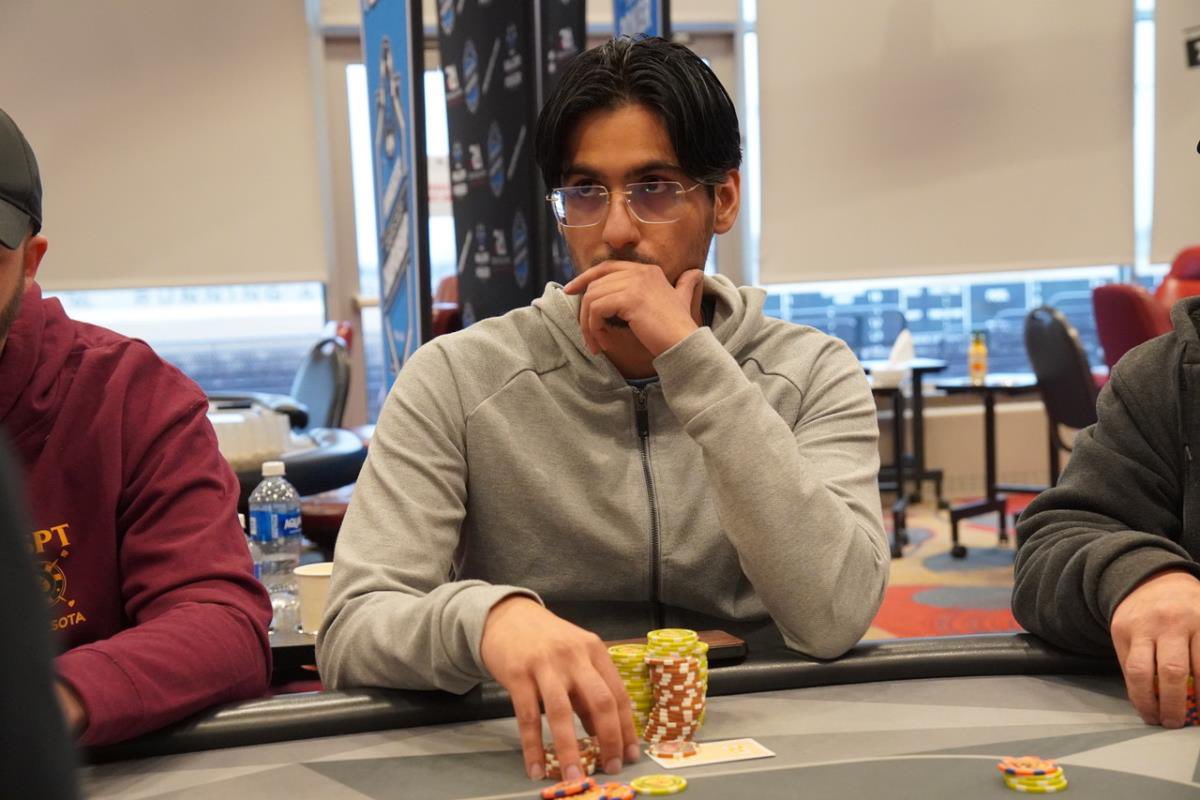 Jay Chaudhary Eliminated in 2nd Place ($120,000) in 3-way deal:
msptpoker.com/Pages/LiveRepo…

Ev #12: $1,110 Main Event NLH Day 2 <a href="/RunAces/">Running Aces</a> 

Live Updates: msptpoker.com/Pages/LiveRepo…

Minnesota Poker State Championship