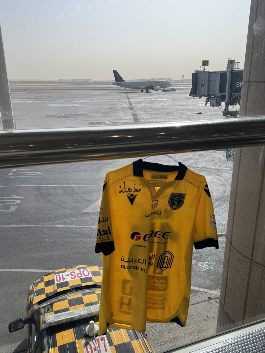 moath903's tweet photo. لن تسير وحدك 💛 الى الشارقة ✈️ https://t.co/eLi3kfMi01