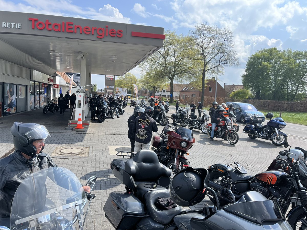 Gisteren eerste rit van het jaar met 61 motoren.