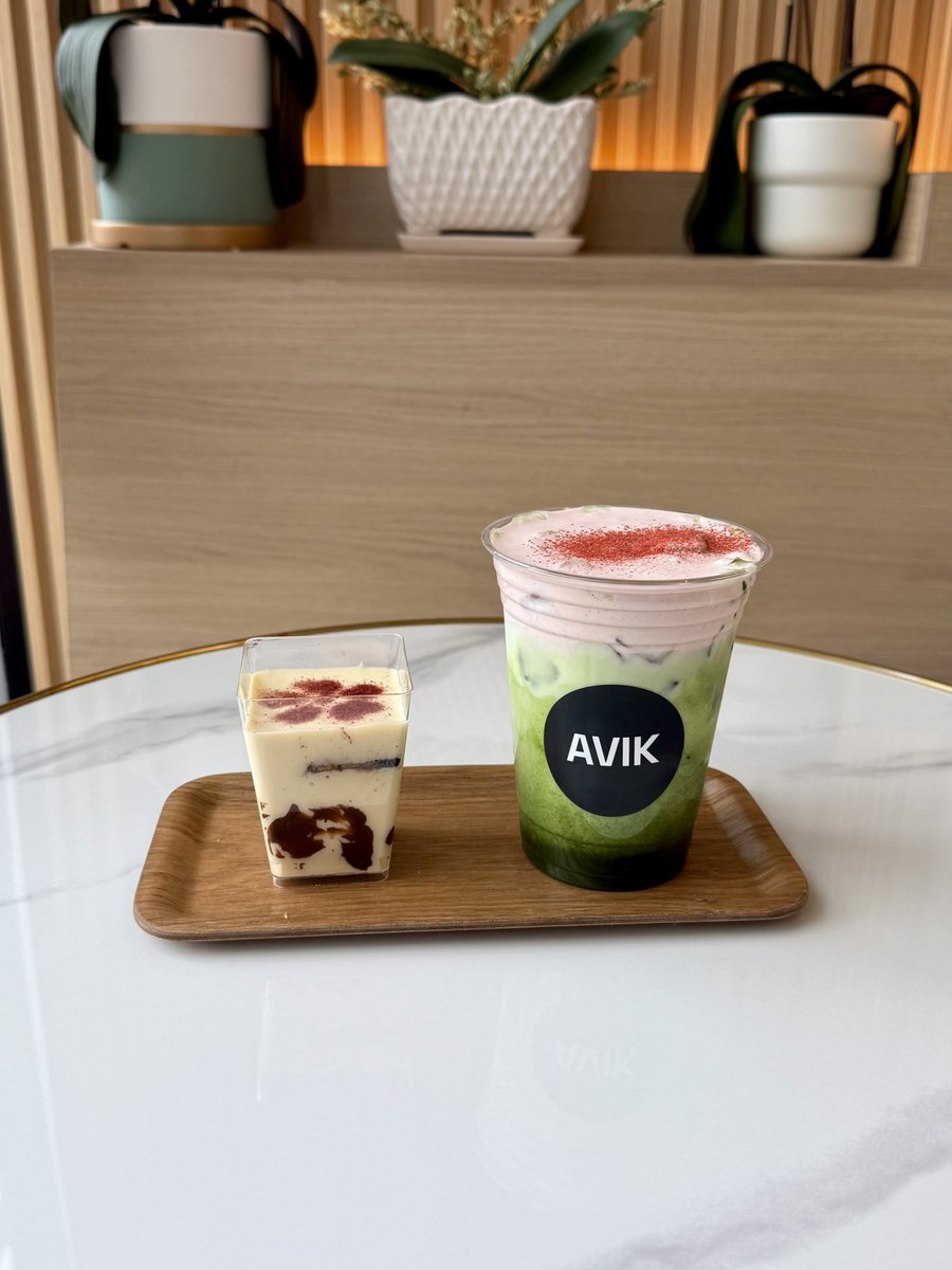 coldbrewluvr's tweet photo. sakura tiramisu &amp; matcha latte 🌸 https://t.co/SrCOaV6DGe