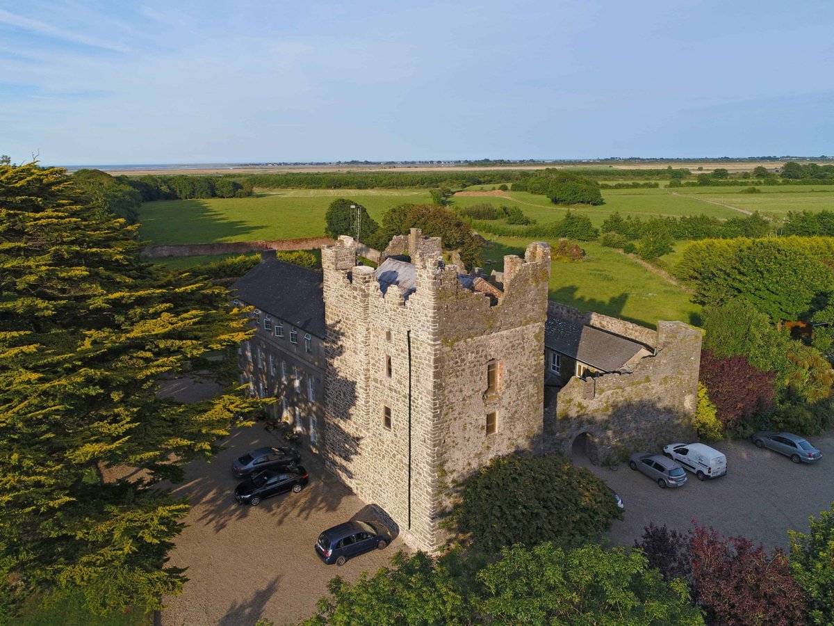 GoodHotelGuide's tweet photo. Attached to a 15th-century fortified tower house, @killianecastle is the Mernagh family's farmhouse B&amp;B, offering history, comfort, and home-baked biscuits.

https://t.co/J2bc9clMV4

#GoodHotelGuide https://t.co/eTPfQbDUaU