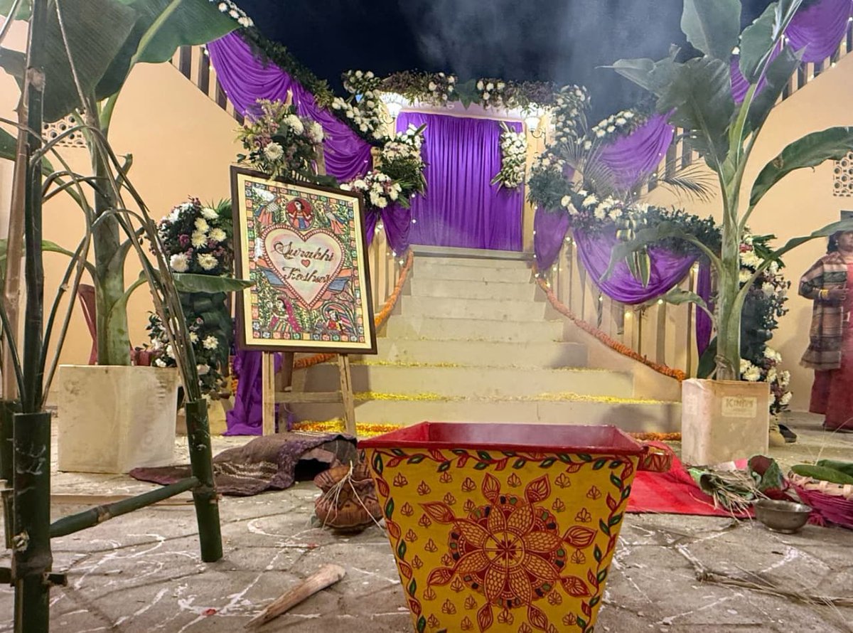 mithilakritihub's tweet image. Sign board for wedding.
Design no - 2
Created by us using Calligraphy and Mithilaart. 
 @shaadigram.event
Thank you, @mithila_k_kala, and our team members.
#signboard #signboarddesign #mithilapaintingdesign #signboards #weddingdecor #marriage #weddingspecial  #indianart #india