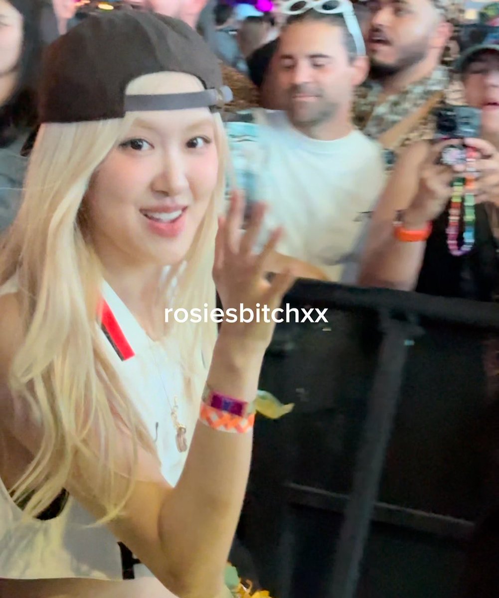 ria ˙ᵕ˙ tweet media
