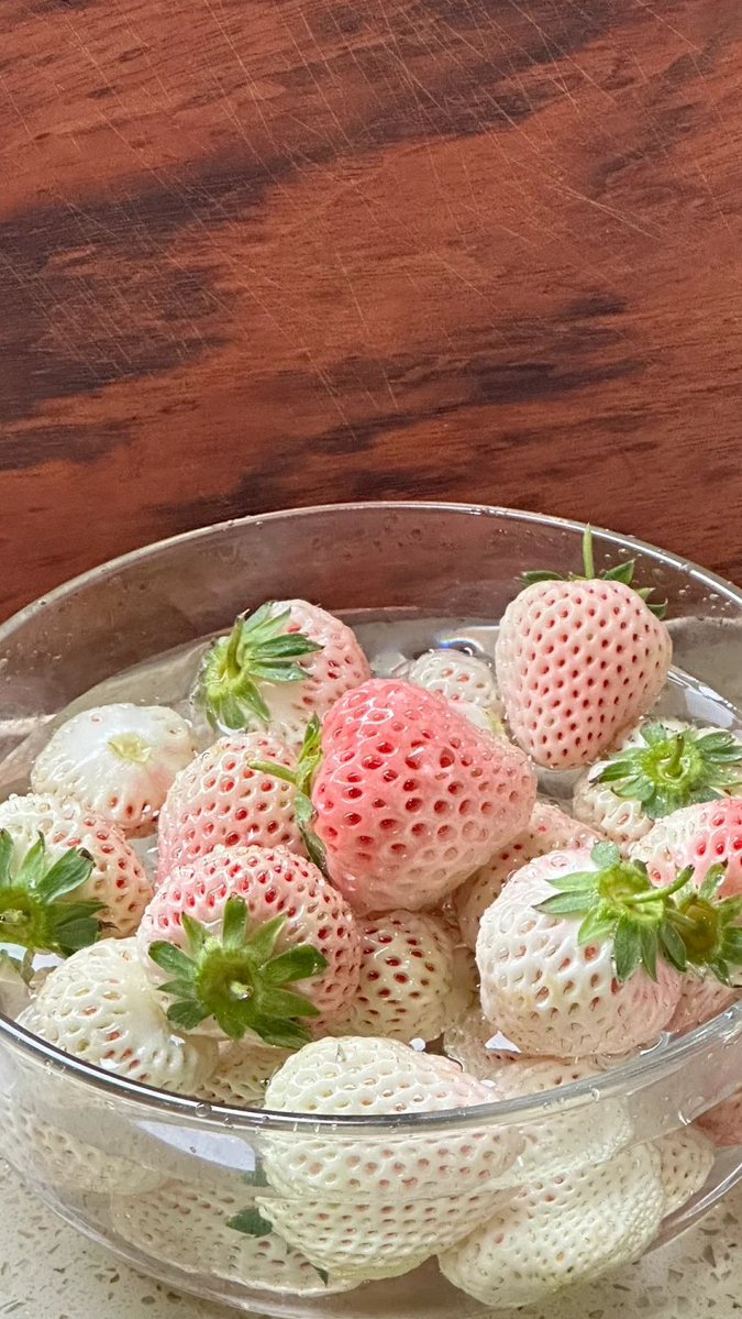 もう果物でお腹いっぱいになったので、ハハ、今日はランチを食べません😀