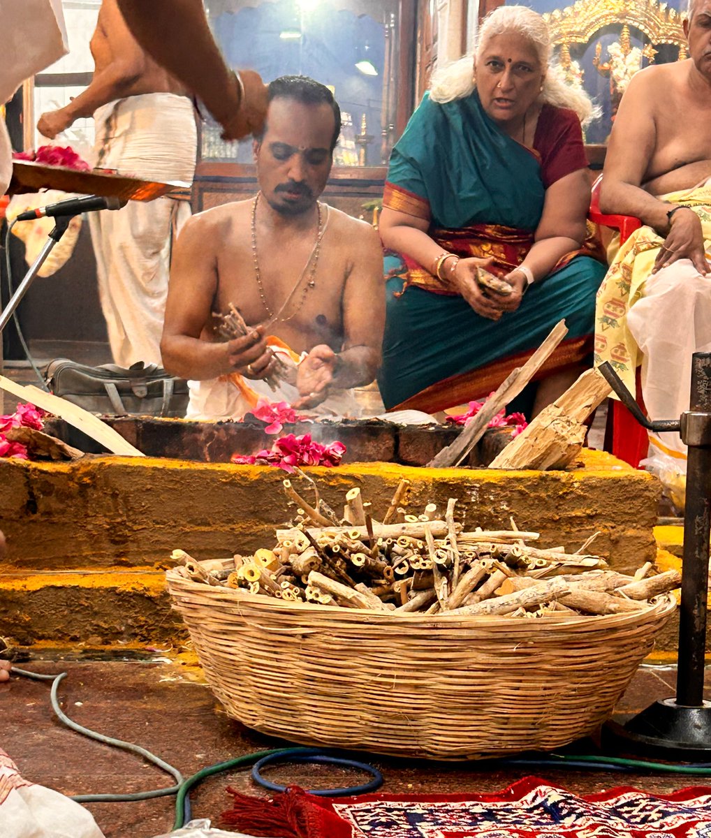 Himalaytrekker's tweet image. Sarva Siddhikara Anjaneya Homam begins 🚩

Warm wishes on Vishu &amp;amp; Puthandu to my Tamizh &amp;amp; Malayali friends 🙏

Blessings &amp;amp; divine vibes 🙏

Jai Shri Ram!
Jai Anjaneya!! 🚩

#Vishu #Puthandu #theme_pic_India_bhakti
