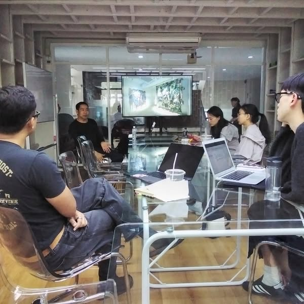 commma_cu's tweet photo. Some shots from 2025 guest lectures and workshops @ CommMA, including exchange presentations with students from the University of Pennsylvania. https://t.co/24DEWHiS3f