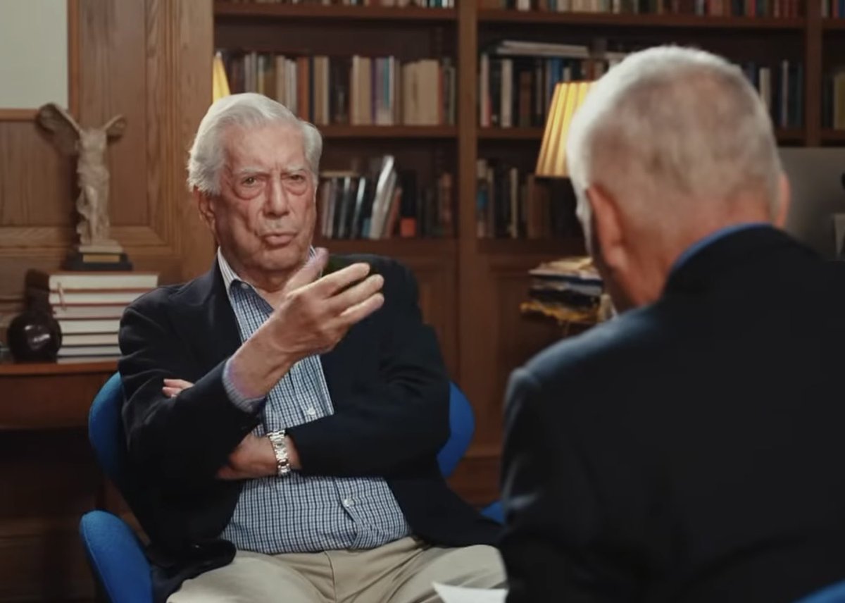 jorgeramosnews's tweet image. Tuve la suerte -y el honor- de realizar una de las últimas entrevistas con Mario Vargas Llosa. “Si dios existe”, me dijo en su casa en Madrid, “no es como lo pinta la religión cristiana; es imposible que sea de esa manera”. En otra entrevista me dijo que sería de “muy mal gusto”…