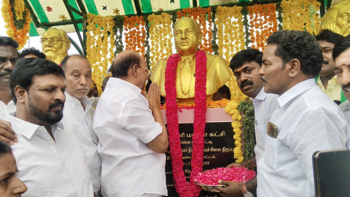 சட்டமேதை அண்ணல் அம்பேத்கர் அவர்களின் 135-வது பிறந்தநாளில் தைலாபுரம் தோட்டத்தில் உள்ள அண்ணல் அம்பேத்கர் அவர்களின் திருவுருவ சிலைக்கு மாலை அணிவித்து மரியாதை செலுத்திய  "மக்கள் காவலர்" மருத்துவர் அய்யா அவர்கள்