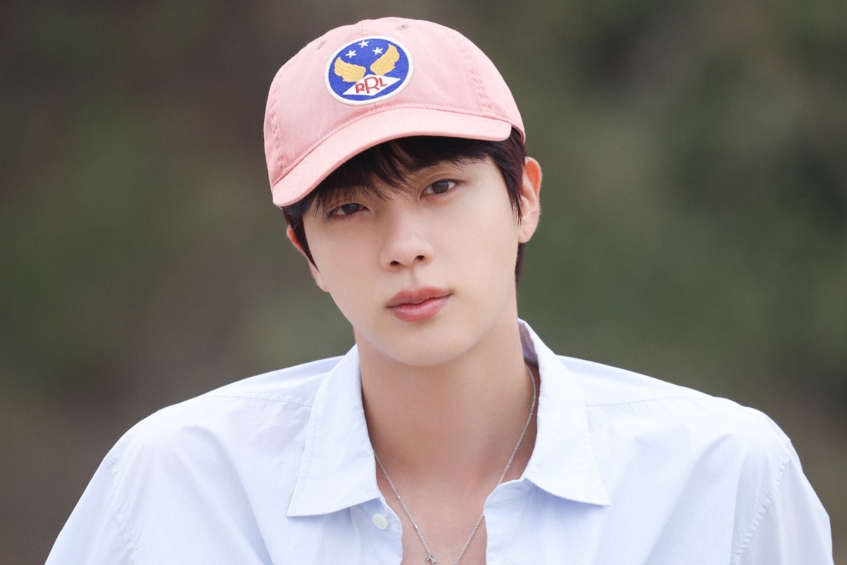 soompi's tweet photo. #BTS's #Jin Confirmed To Make Spring Comeback
https://t.co/rzsLXSlO4e https://t.co/1YrVLUOb9S