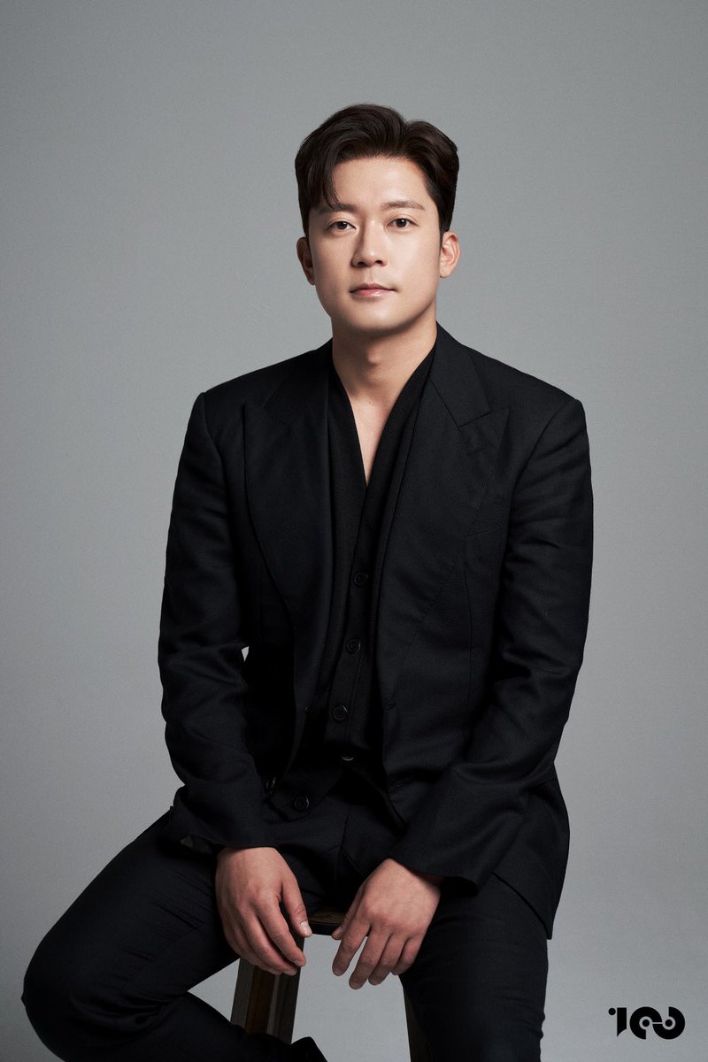 [📰] '프리 선언' 김대호, 새 프로필 공개…'예능 블루칩' 활약 예고

naver.me/GgWrhQ0s

#김대호 #KIMDAEHO