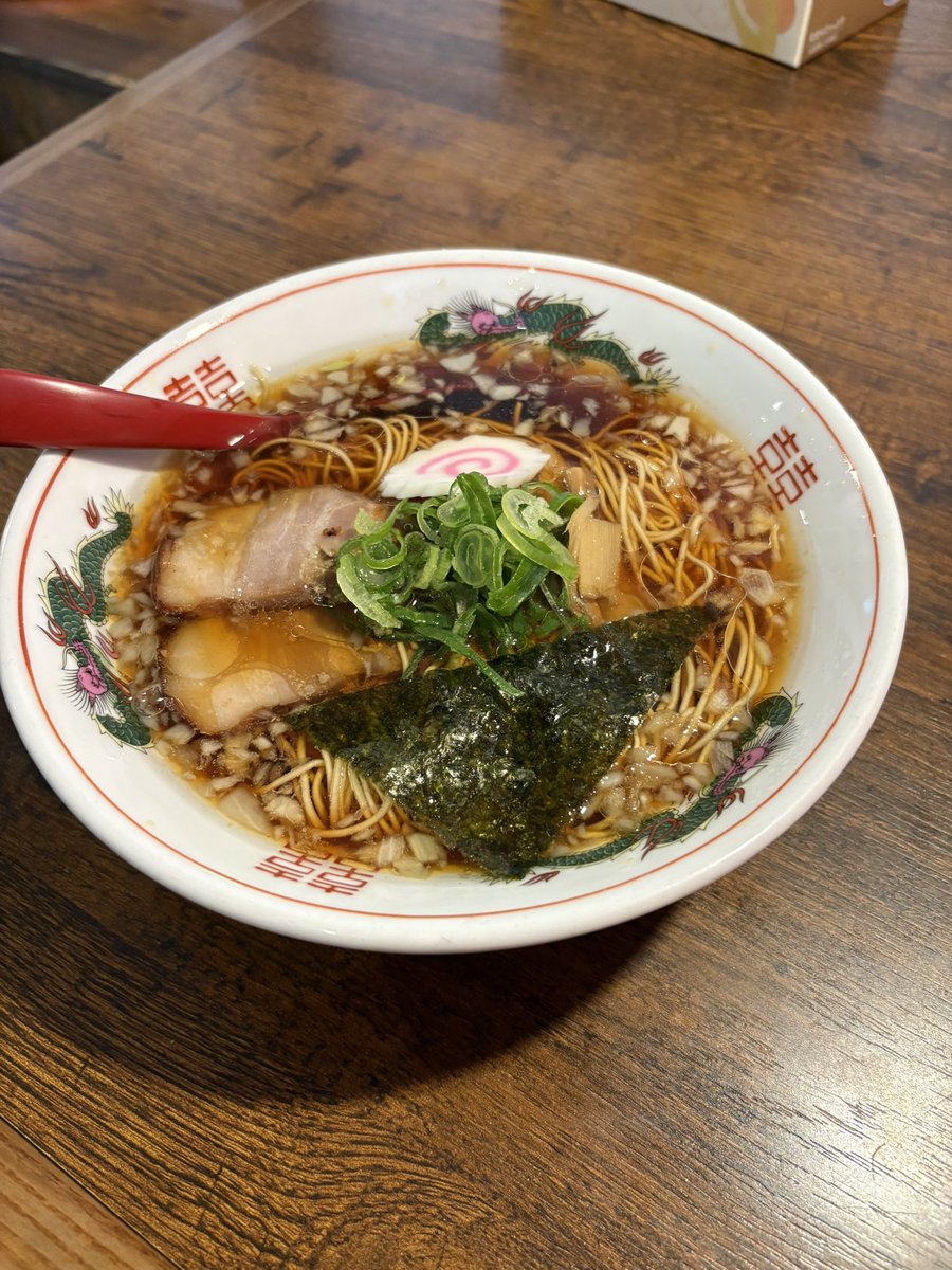 uscofu2523's tweet photo. 今日のお昼は寒かったので久しぶりにラーメンにしました。 https://t.co/a2igHinLMB