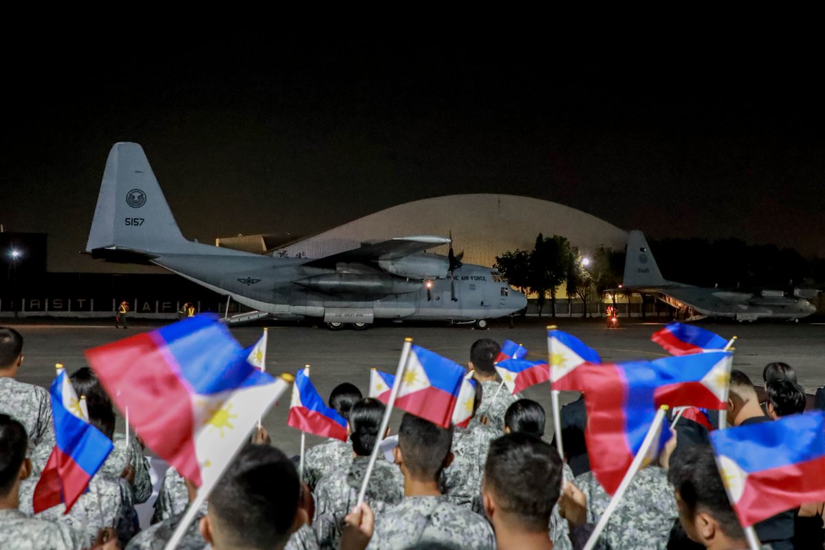 dndphl's tweet photo. PH humanitarian contingent returns from Myanmar earthquake mission; DND Chief leads welcome ceremony

Full story👉https://t.co/ePzWoLOK92 https://t.co/Cn726GTUt5