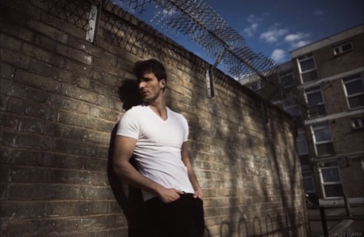 davidschaefer23's tweet photo. Image by Alex Lukita
Location: London
#london #streets #photographer #photography #uk #models #actors #singers #music #film #fashion #art #kunst #classic #men #topmodel #character #strongcharacter https://t.co/PJnb7ToDrU