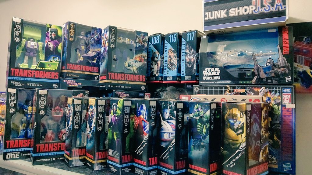 User334555735's tweet photo. #Transformers
#siege
#shatteredglass
#legacy
#studioseries
#earthspark
#RiseOfTheBeasts
#buzzworthy
#generationselect
#REACTIVATE
#diaclone
#TF40th
#TransformersOne
お店開けさせて頂いております😌
いろいろ新入荷させて頂いております🙏☺️
次↓より商品を記載致します😌 https://t.co/fgm1PNCgaH