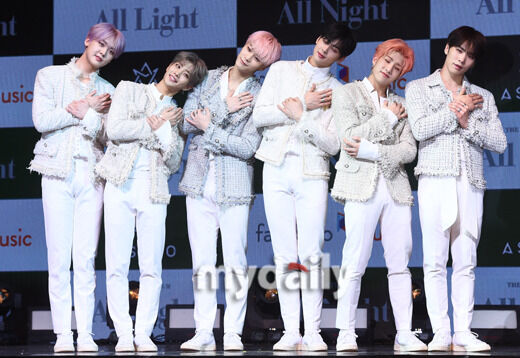 Astro_EW330's tweet photo. #아스트로 3년 만에 단독 콘서트
The 4th ASTROAD [Stargraphy]

오랜만이에...
🔗https://t.co/GMVuPafaUr
🔗https://t.co/eu5epQ3Z0x
🔗https://t.co/pBeddGWxhd
🔗https://t.co/Et8xrKBzVW

#ASTRO https://t.co/Y8nodX9Pnb