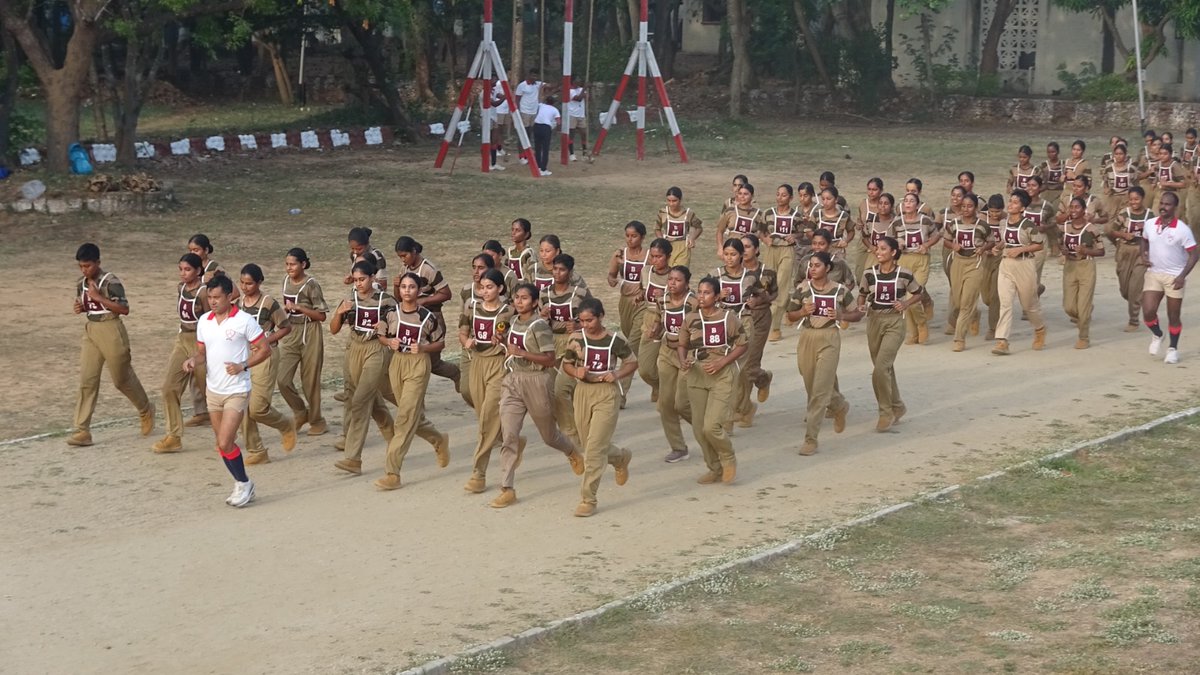 CISFTraining's tweet image. Building endurance, sharpening skills &amp;amp; instilling discipline!
 Trainees at RC RTC Thakkolam undergo rigorous training with physical exercises, weapon drills &amp;amp; more, shaping them into skilled &amp;amp; disciplined personnel #RTCThakkolam #CISFTraining #DisciplineAndSkill @CISFHQrs